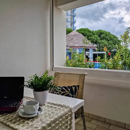 Apartment Sweet Seaside With Pool Bibione