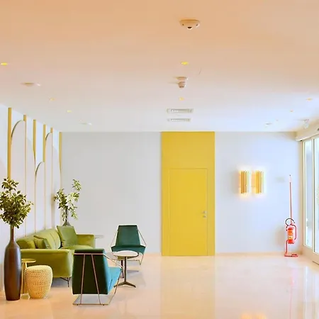 Sweet Seaside With Pool Apartment *